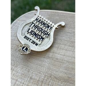 Lions Club Lapel Pin Harmony Through Lionism Dist.‎ 20-N